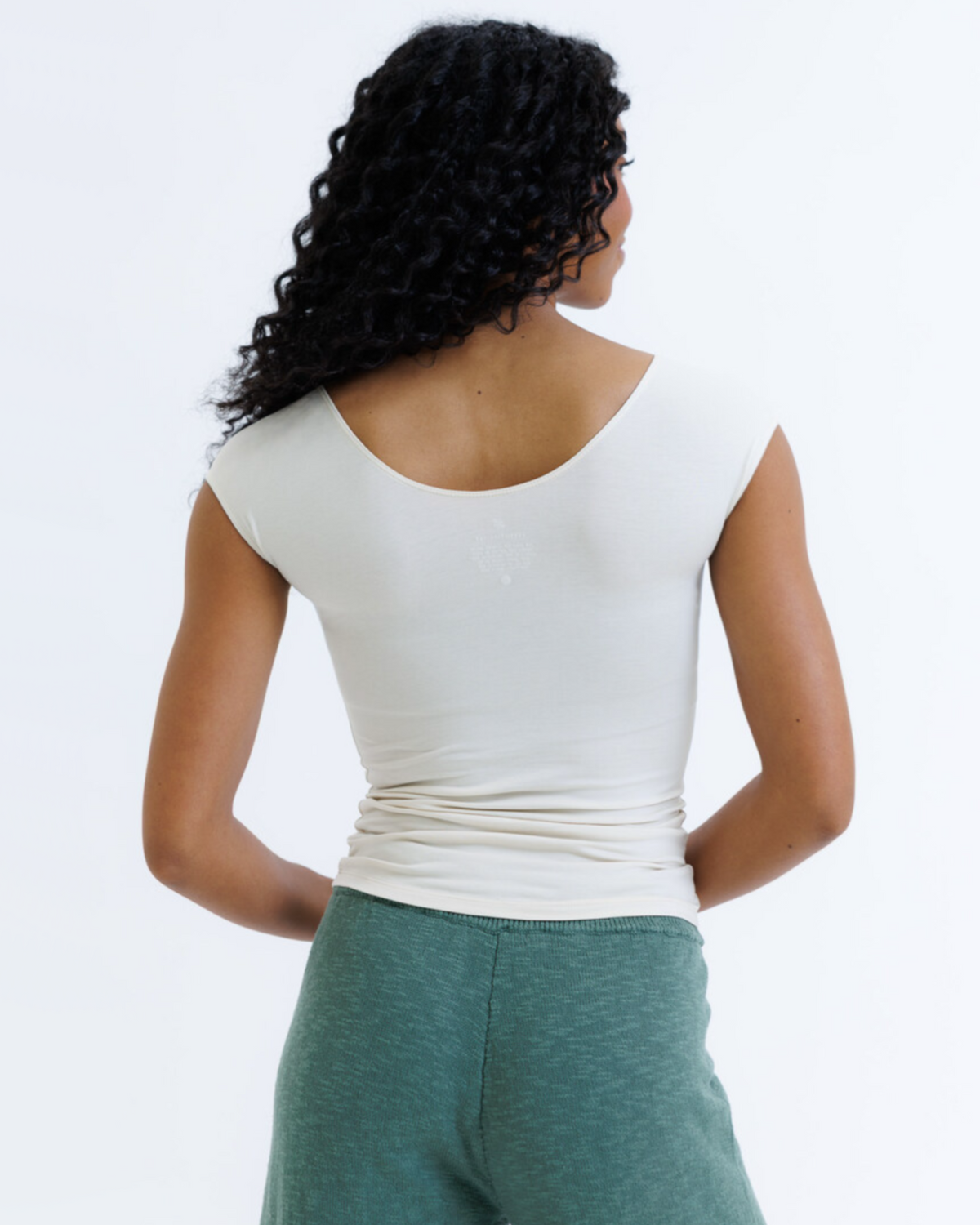 Downeast Essential Tee – Fitted Scoop Neck