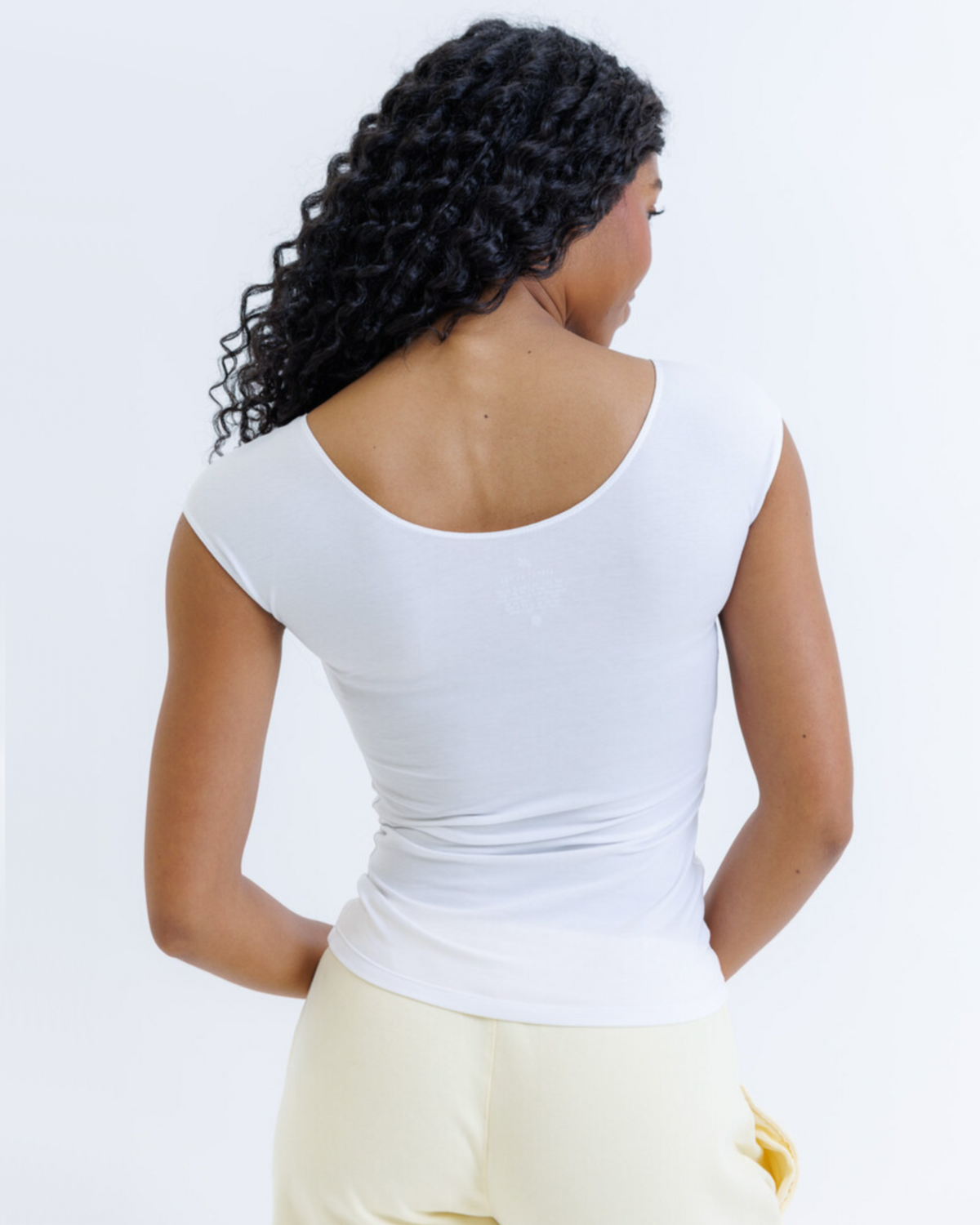 Downeast Essential Tee – Fitted Scoop Neck