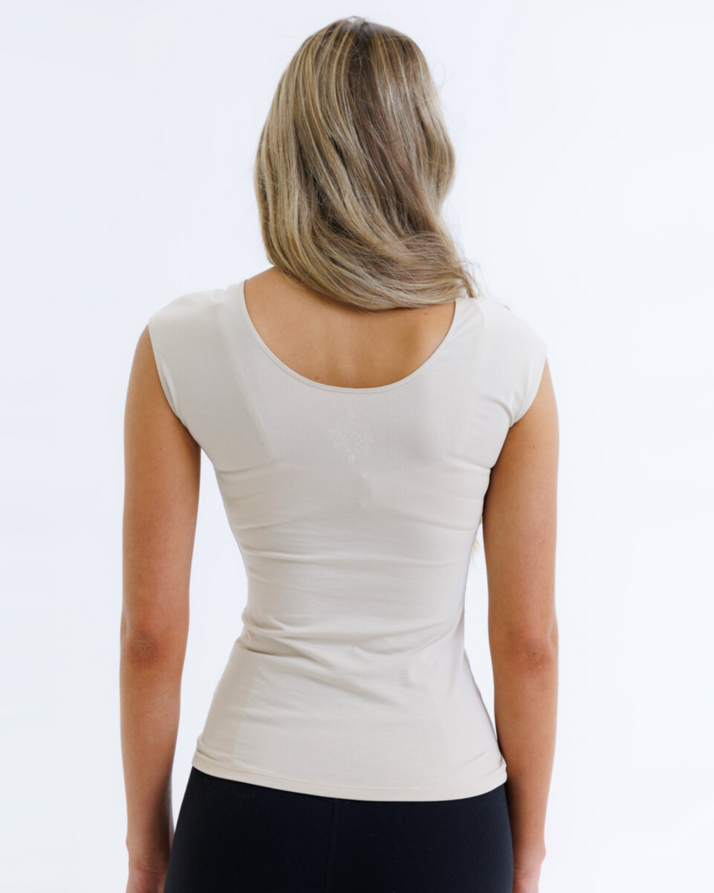 Downeast Essential Tee – Fitted Scoop Neck