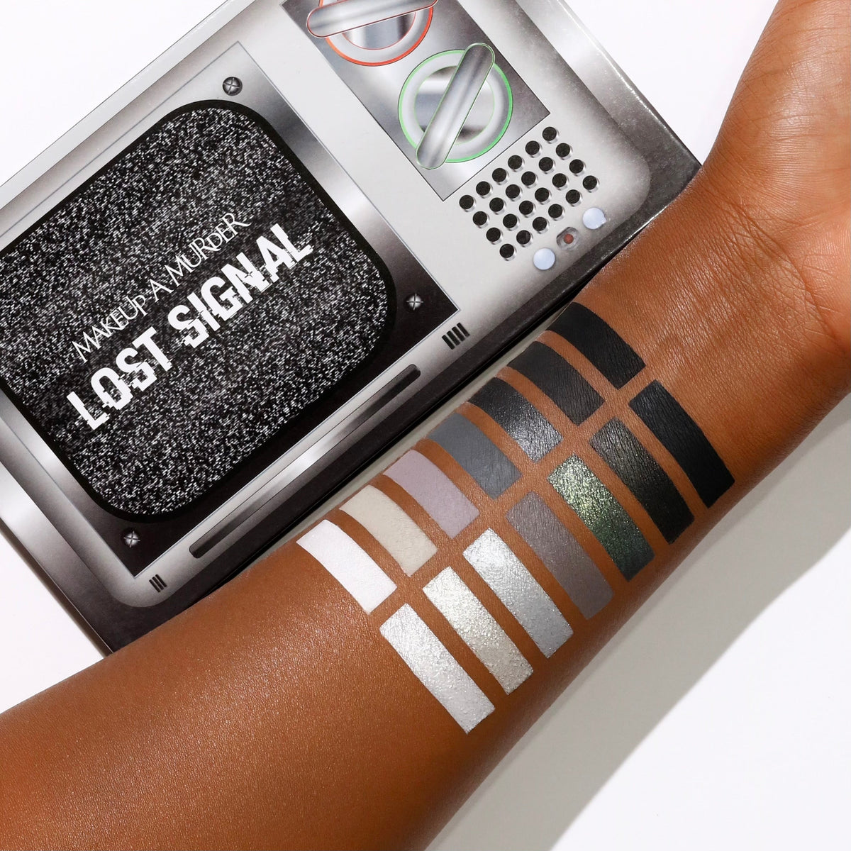 Lost Signal Grayscale Eyeshadow Palette – 14 Shades